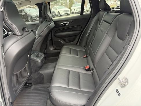 Used 2022 Volvo V60 T5 Cross Country w/ Advanced Package image 40