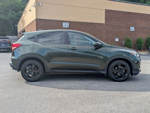 Used 2018 Honda HR-V EX image 10