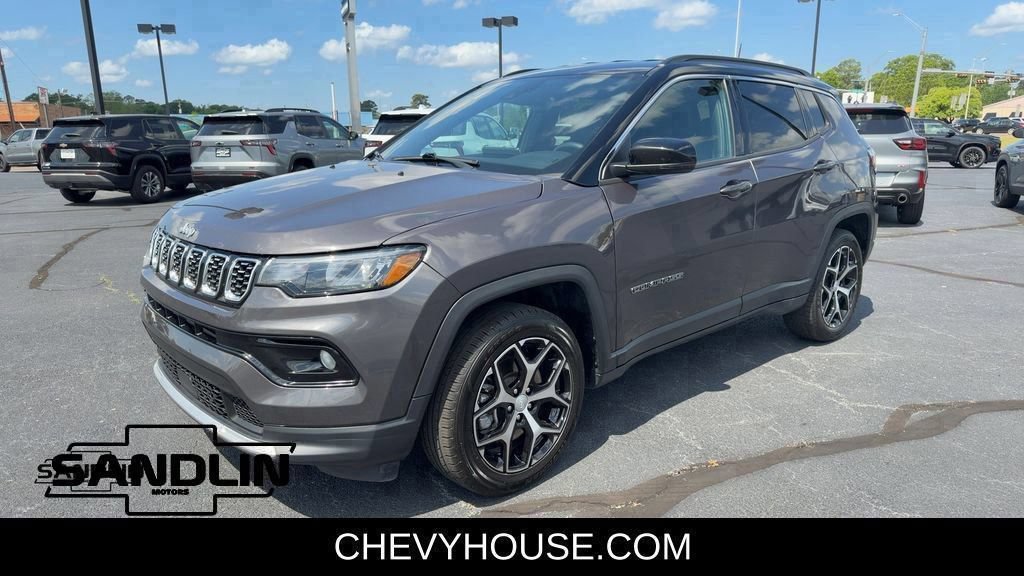 Used 2024 Jeep Compass Limited AWD/4WD image 3