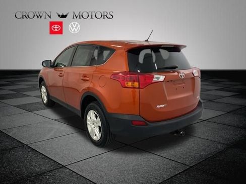 Used 2015 Toyota RAV4 LE FWD image 4