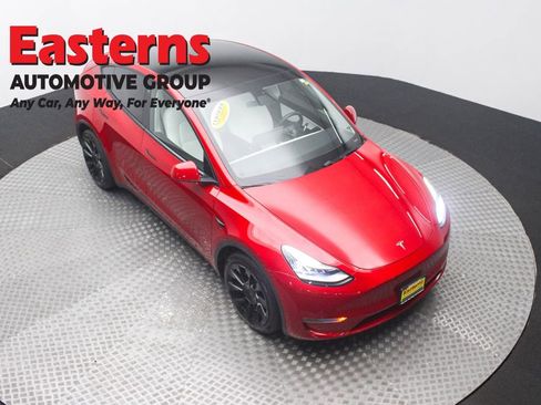 Used 2021 Tesla Model Y Long Range image 3