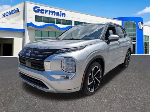 Used 2023 Mitsubishi Outlander SEL FWD image 1
