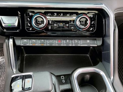 Used 2024 GMC Sierra 1500 Denali Ultimate image 17