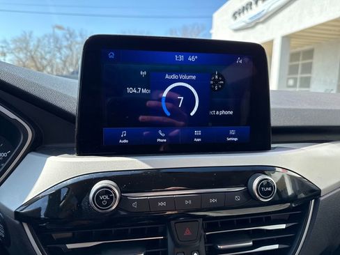 Used 2022 Ford Escape SE w/ Cold Weather Package AWD/4WD image 11