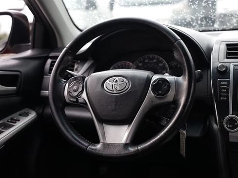 Used 2014 Toyota Camry SE FWD image 29