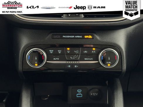 Used 2022 Ford Escape SE image 26