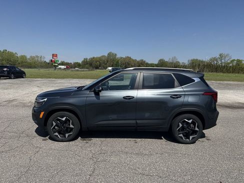 Used 2024 Kia Seltos EX AWD/4WD image 5