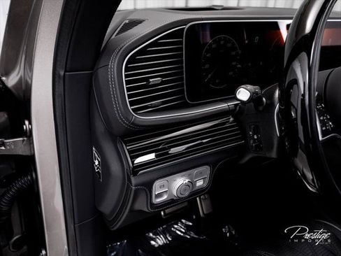 Used 2024 Mercedes-Benz Maybach GLS 600 4MATIC image 26