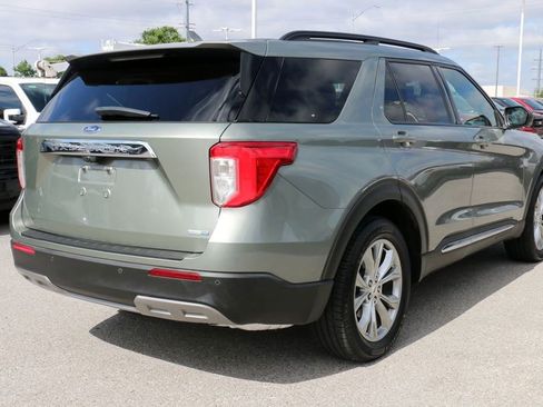 Used 2020 Ford Explorer XLT w/ Equipment Group 202A AWD/4WD image 5