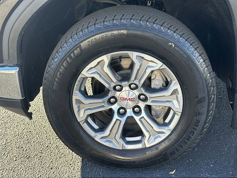 Used 2024 GMC Sierra 1500 SLT image 13
