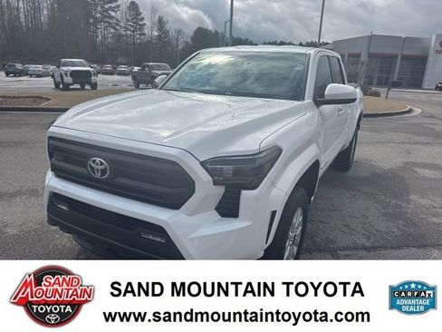 Used 2025 Toyota Tacoma SR5 image 7