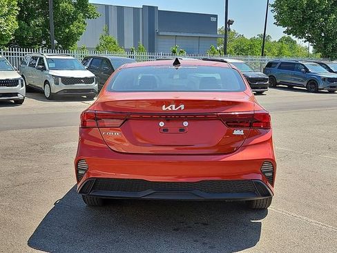 Certified 2023 Kia Forte LXS FWD image 5