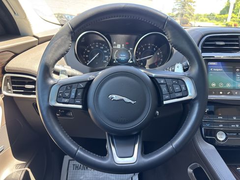 Used 2019 Jaguar F-PACE Prestige AWD/4WD image 17