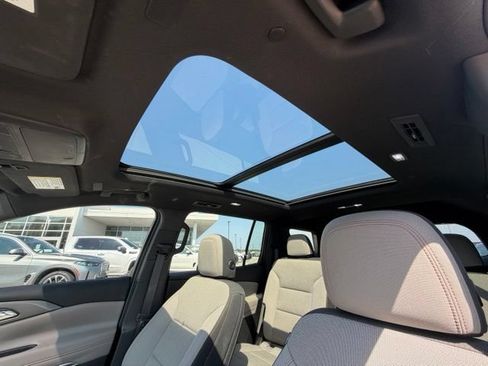 Used 2025 Chevrolet Traverse LT w/ Sun and Wheel Package FWD image 14