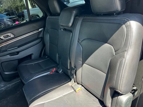 Used 2019 Ford Explorer Limited w/ Class III Trailer Tow Package FWD image 23