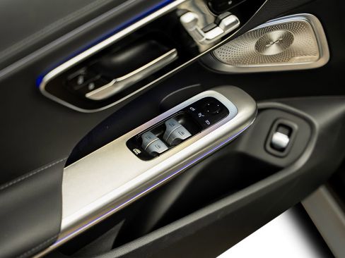 Used 2025 Mercedes-Benz CLE 450 4MATIC Cabriolet w/ Night Package image 65