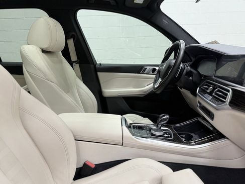 Used 2019 BMW X5 xDrive40i w/ Premium Package 2 image 27