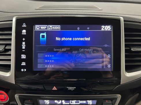 Used 2017 Honda Pilot Touring image 6