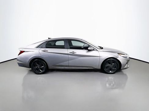 Used 2023 Hyundai Elantra SEL FWD image 7