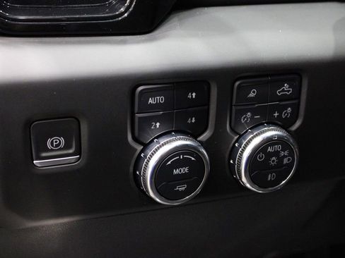 Used 2023 GMC Sierra 1500 AT4 w/ AT4 Preferred Package image 22