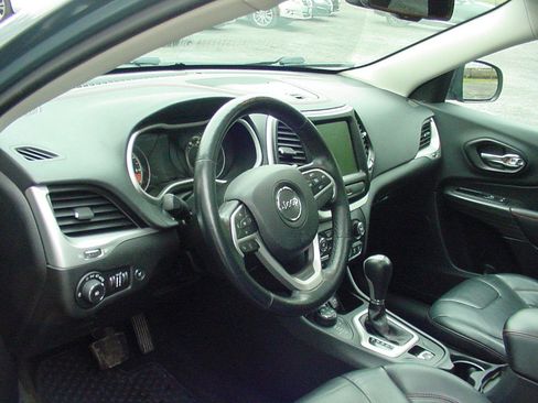 Used 2014 Jeep Cherokee Trailhawk w/ Comfort/Convenience Group image 6
