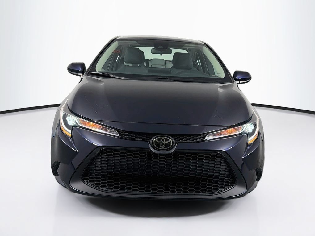 Used 2022 Toyota Corolla LE FWD image 2