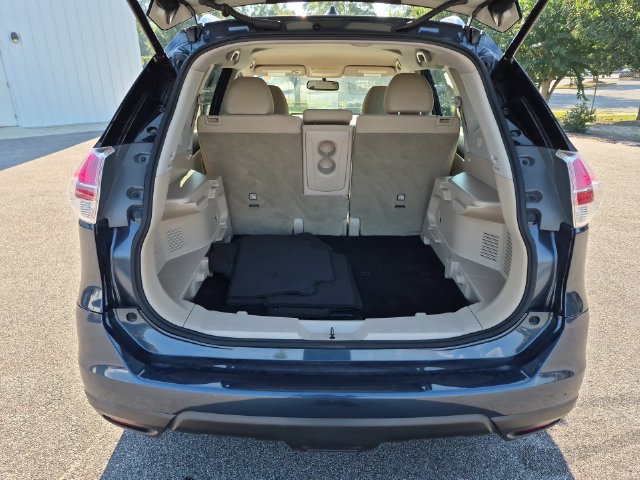 Used 2016 Nissan Rogue SV w/ SV Premium Package FWD image 30
