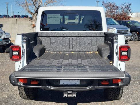 New 2025 Jeep Gladiator Mojave image 30