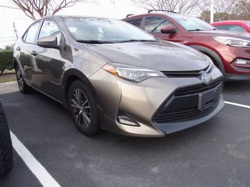 Used 2018 Toyota Corolla L image 3