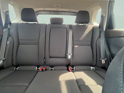 Used 2023 Nissan Rogue S AWD/4WD image 19