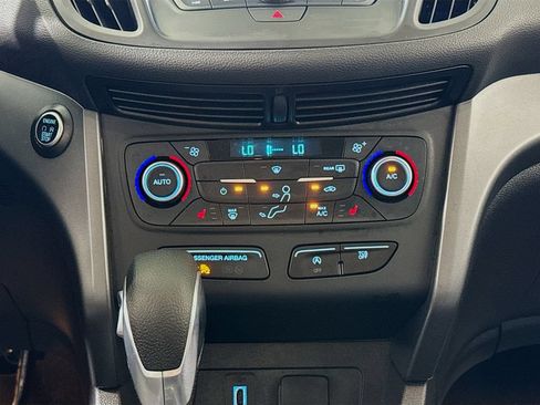Used 2019 Ford Escape SE FWD image 15