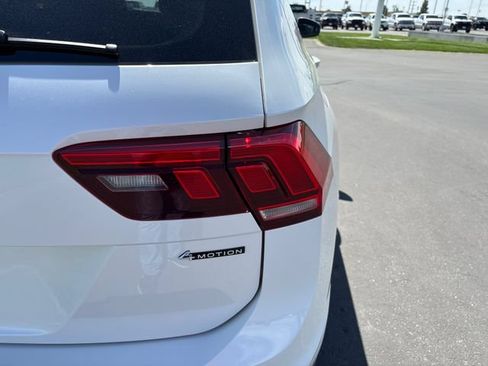 Used 2023 Volkswagen Tiguan SE w/ Panoramic Sunroof Package AWD/4WD image 29