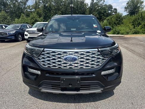 Used 2020 Ford Explorer Platinum w/ Premium Technology Package image 2