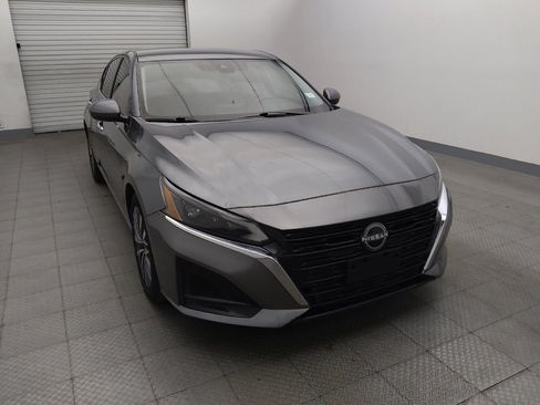 Used 2023 Nissan Altima 2.5 SV FWD image 14