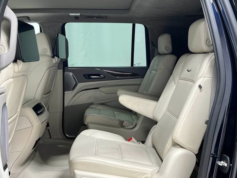 Used 2021 Cadillac Escalade ESV Sport Platinum AWD/4WD image 35