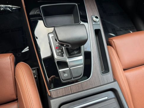 Used 2021 Audi Q5 Prestige w/ Prestige Package AWD/4WD image 40