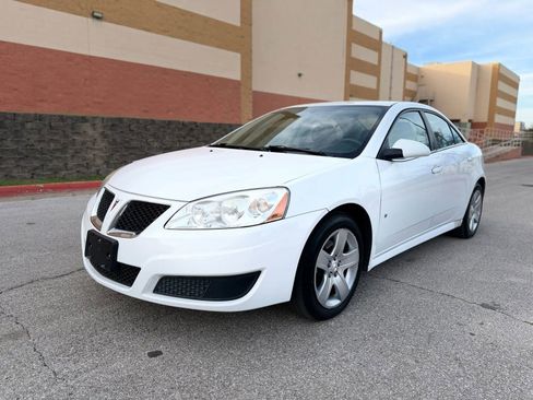 Used 2010 Pontiac G6 Sedan 4D image 7