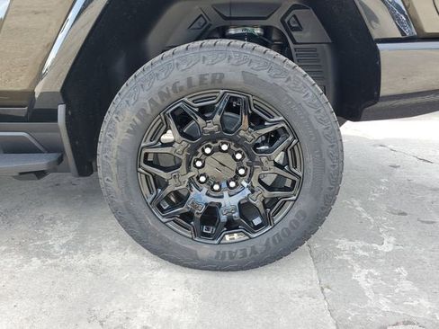 New 2026 GMC Hummer EV 4x4 Crew Cab image 6