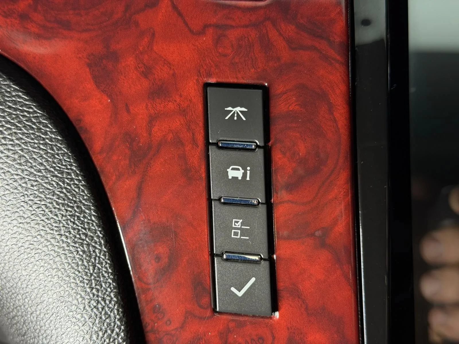 Used 2008 Cadillac Escalade EXT AWD/4WD image 32