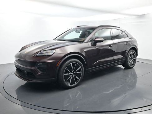 Certified 2025 Porsche Macan Electric RWD image 1