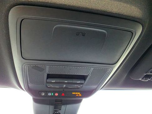 Used 2024 Chevrolet Traverse Z71 w/ Enhanced Driving Package AWD/4WD image 24