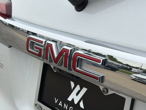 Used 2023 GMC Acadia Denali w/ Denali Ultimate Package FWD image 7