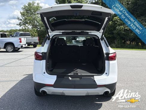 Certified 2019 Chevrolet Blazer LT w/ Sun and Wheels Package FWD image 4