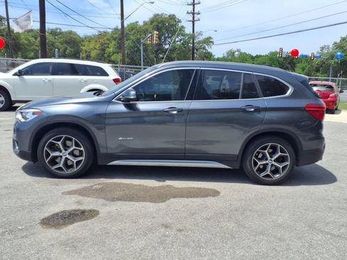 Used 2017 BMW X1 sDrive28i w/ Premium Package FWD image 4