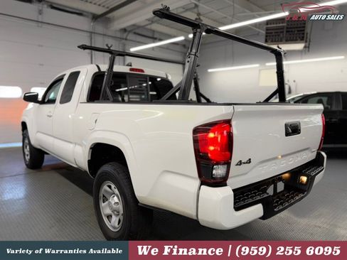 Used 2022 Toyota Tacoma SR w/ SR Convenience Package AWD/4WD image 10