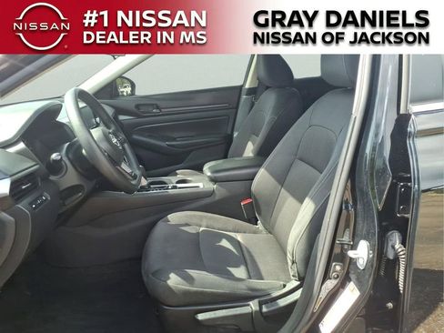 Used 2024 Nissan Altima 2.5 S FWD image 23