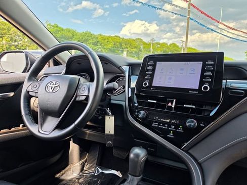 Used 2024 Toyota Camry SE w/ Cold Weather Package AWD/4WD image 13