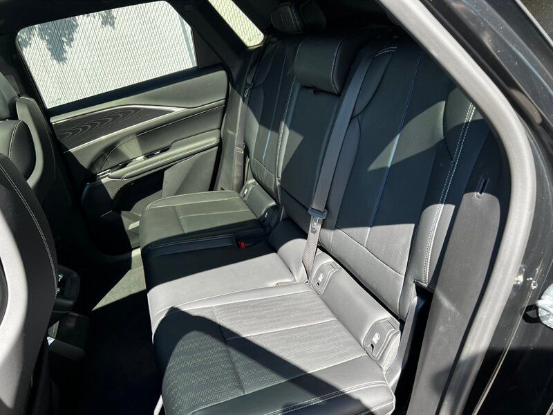 Used 2024 Cadillac Lyriq Sport AWD/4WD image 21
