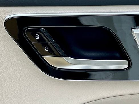 Certified 2026 Mercedes-Benz C 300 4MATIC Sedan image 39