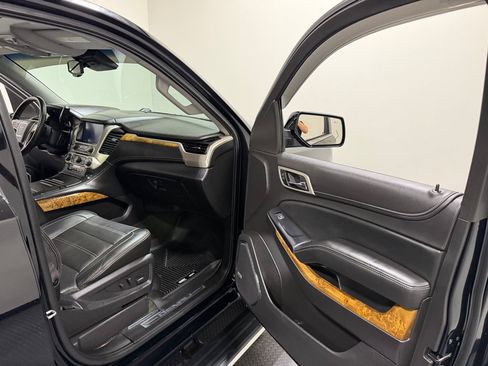 Used 2015 GMC Yukon Denali w/ Touring Package AWD/4WD image 13